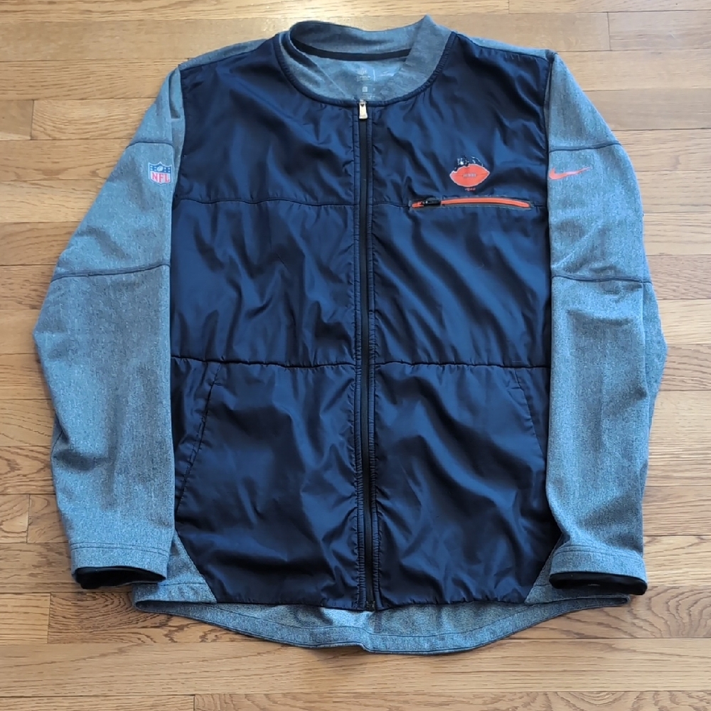Nike Men’s Navy and Gray Lightweight Quilted Jacket with Orange Accents